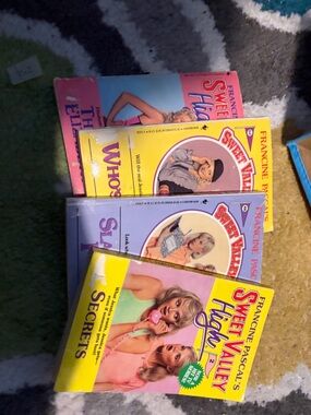 Sweet Valley High Book Lot - Yellow, Pink, Lavender Covers